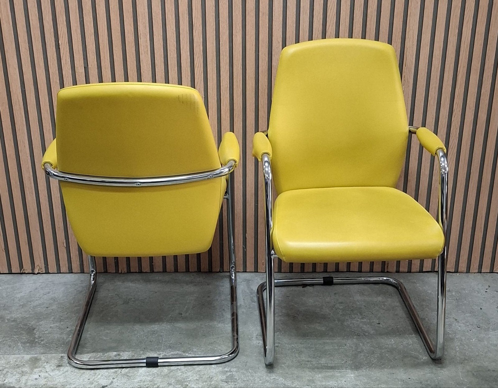 2 x Sitland vergaderstoelen leer luxe kantoor stoelen geel, Huis en Inrichting, Stoelen, Ophalen of Verzenden, Zo goed als nieuw