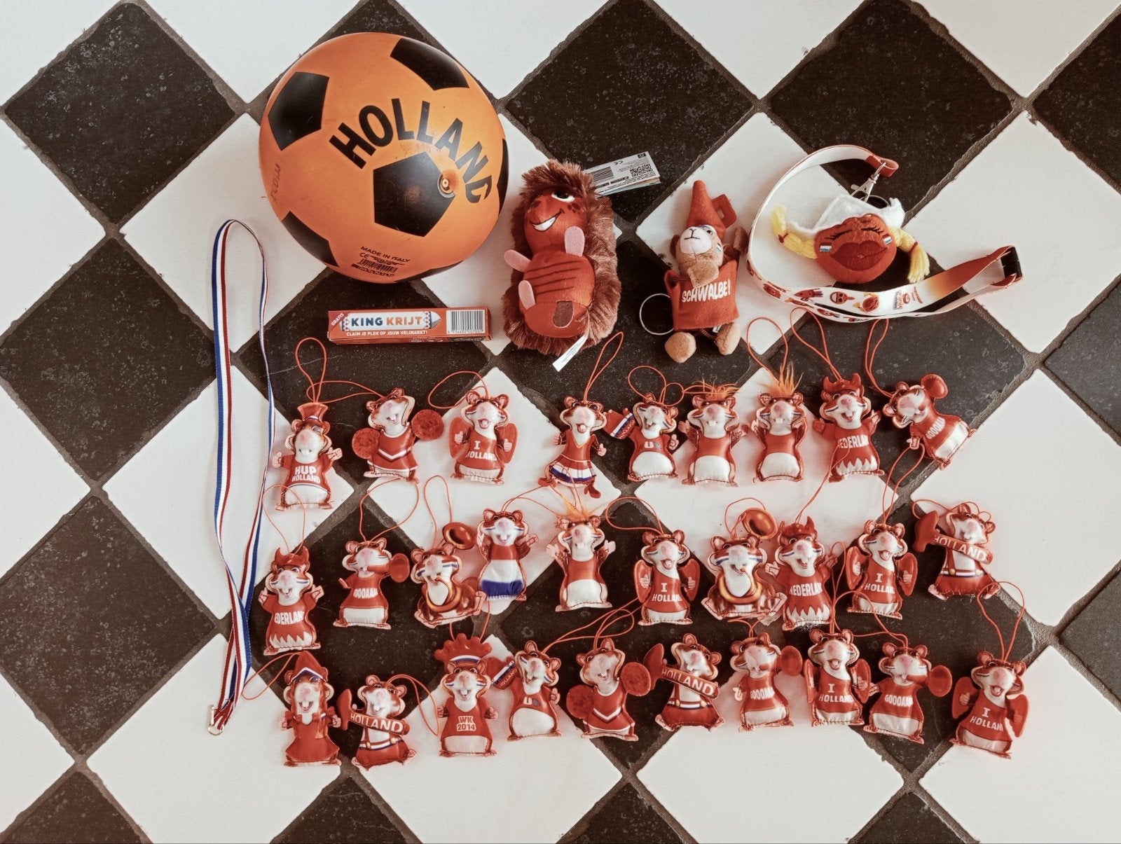 Holland Oranje pakket 34-delig EK / WK, Ophalen of Verzenden, Zo goed als nieuw, Feestartikel, Oranje of Koningsdag