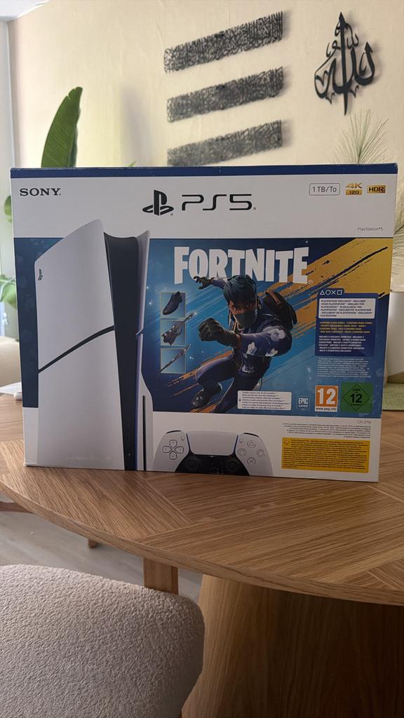 Sony PlayStation 5 (PS5) Fortnite Bundel - Nieuw in Doos, Spelcomputers en Games, Spelcomputers | Sony PlayStation 5, Ophalen of Verzenden