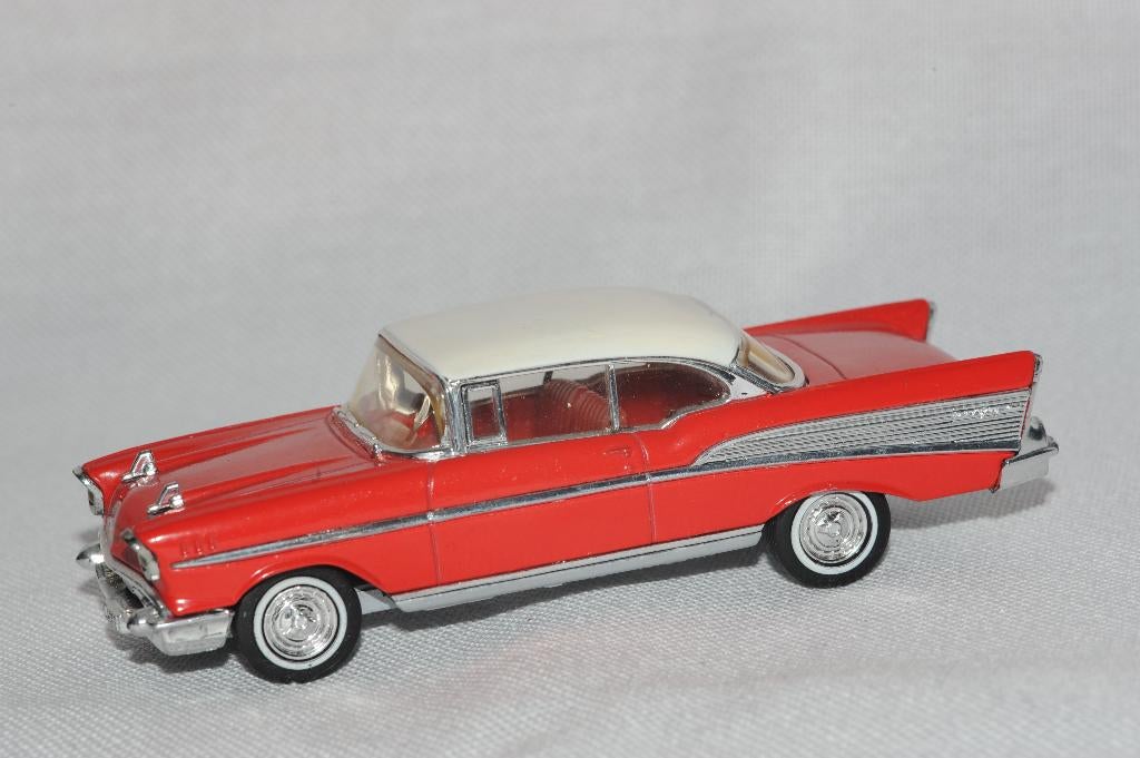 DINKY TOY Chevrolet bel air 1957, Hobby en Vrije tijd, Modelauto's | 1:43, Ophalen of Verzenden, Zo goed als nieuw, Auto, Dinky Toys