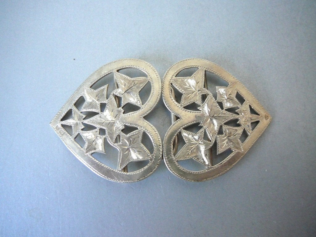 Vintage Zilveren Hartvormige Gesp met Klimopmotief uit 1901, Sieraden, Tassen en Uiterlijk, Verzenden, Zilver, Overige typen