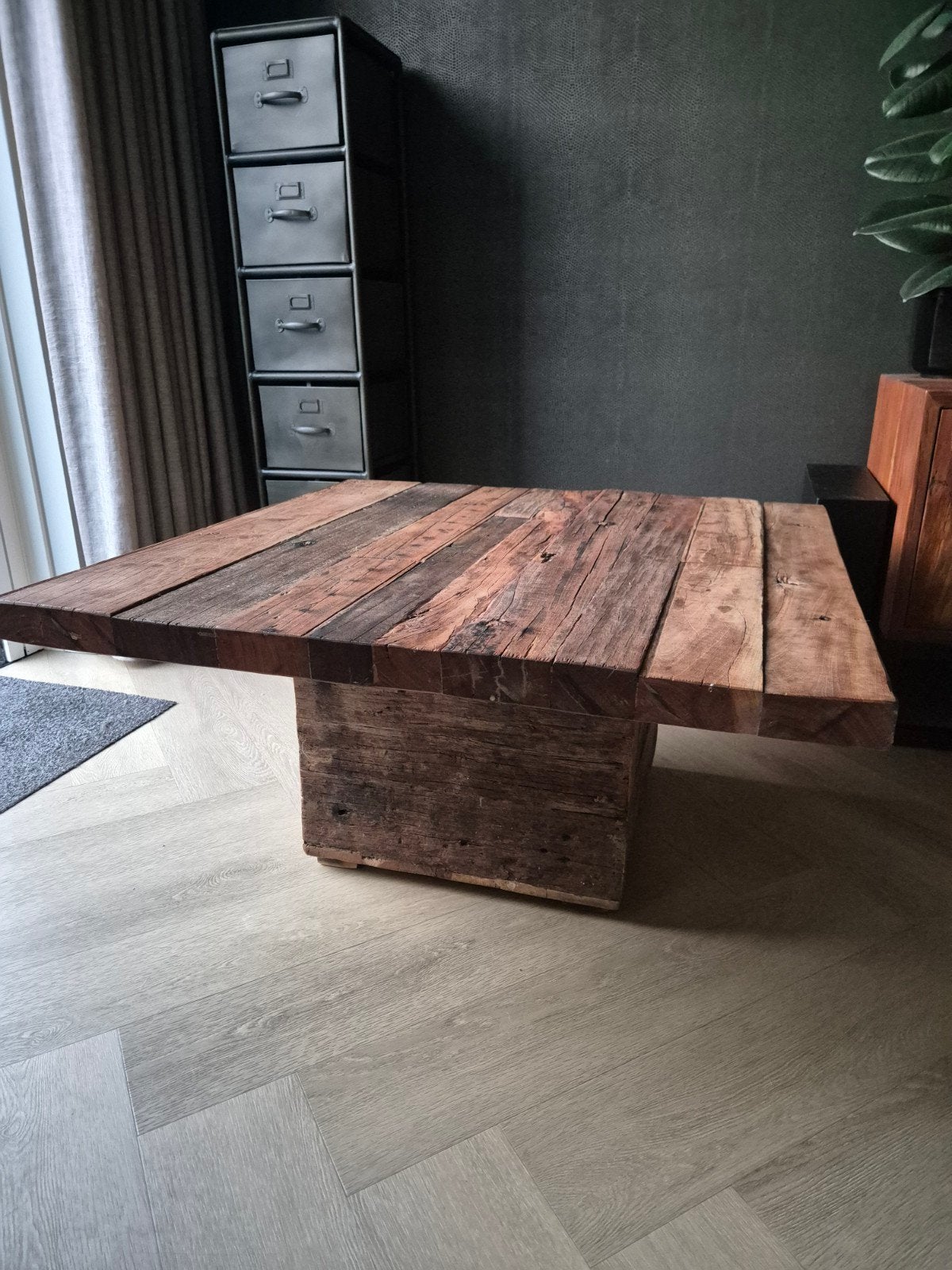 Robuuste salontafel, Huis en Inrichting, Tafels | Salontafels, Zo goed als nieuw, Minder dan 50 cm, 50 tot 100 cm, 50 tot 100 cm