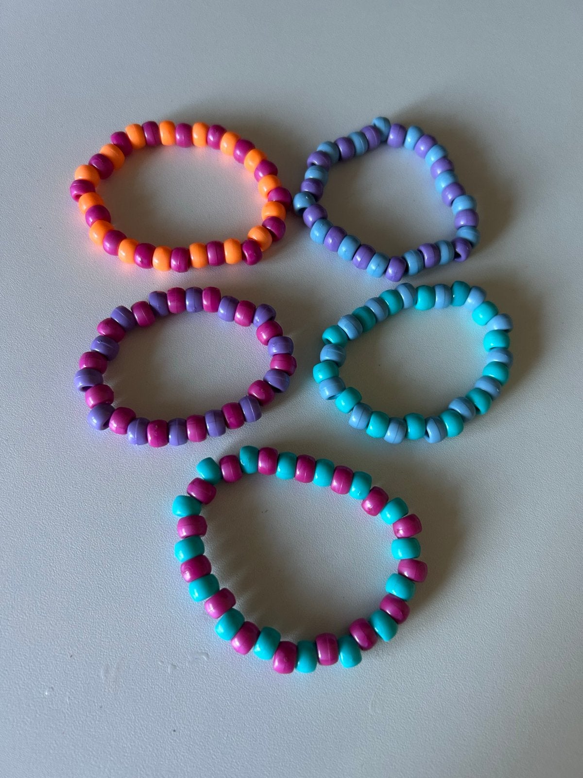 Set van 5 kleurrijke kralenarmbanden, Sieraden, Tassen en Uiterlijk, Armbanden, Ophalen, Overige kleuren, Kunststof of Plastic