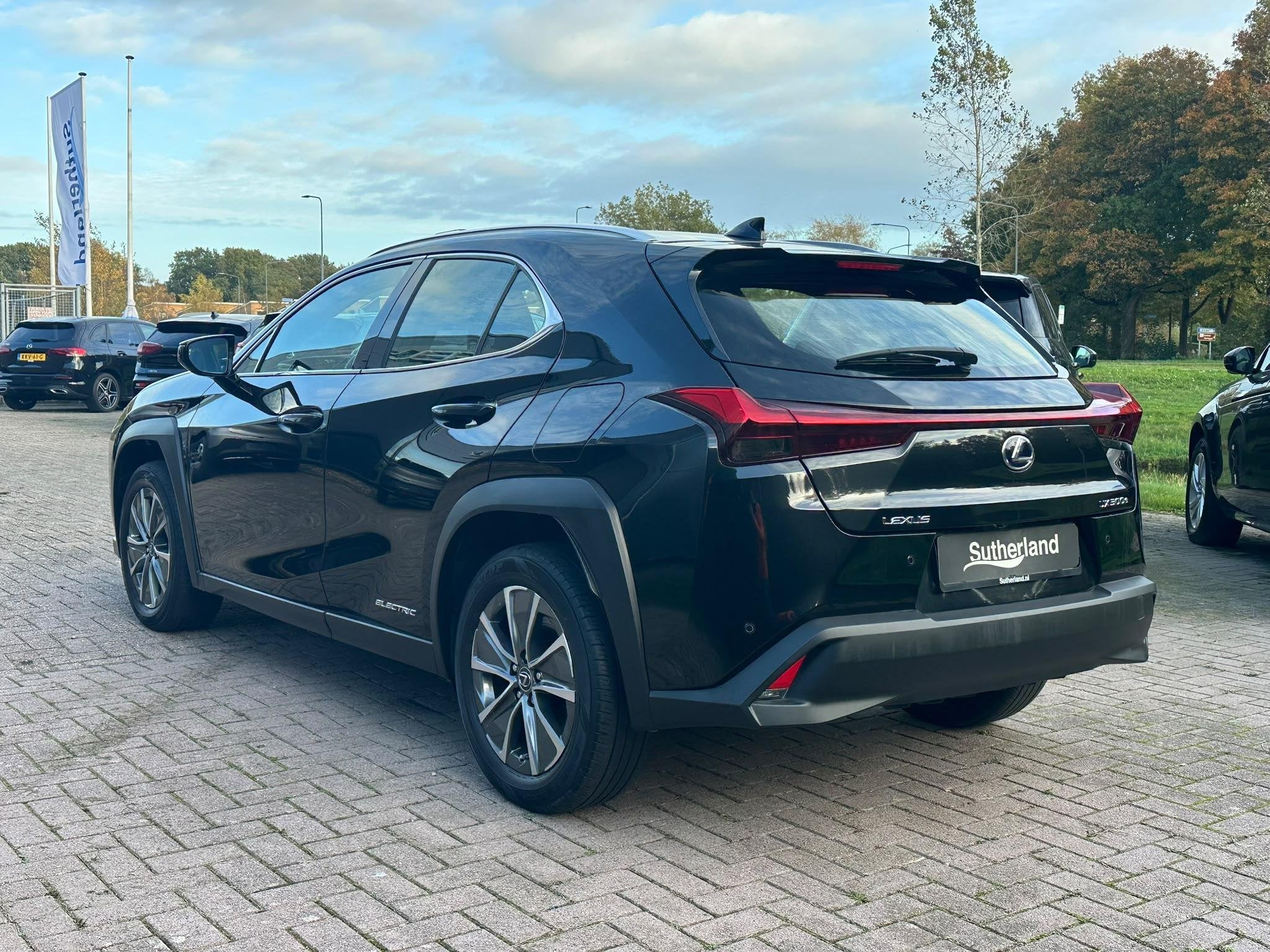 Lexus UX 300e Luxury 54 kWh | Leder | Stoelverwarming/Koelin, Auto's, Gebruikt, Overige kleuren, 1760 kg, Leder