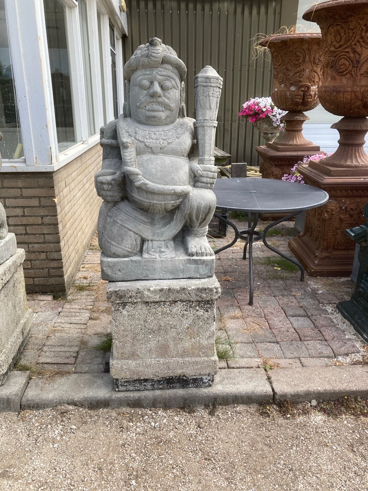 2 Torenwachters van Lavasteen, Ophalen, Met sokkel, 160 cm