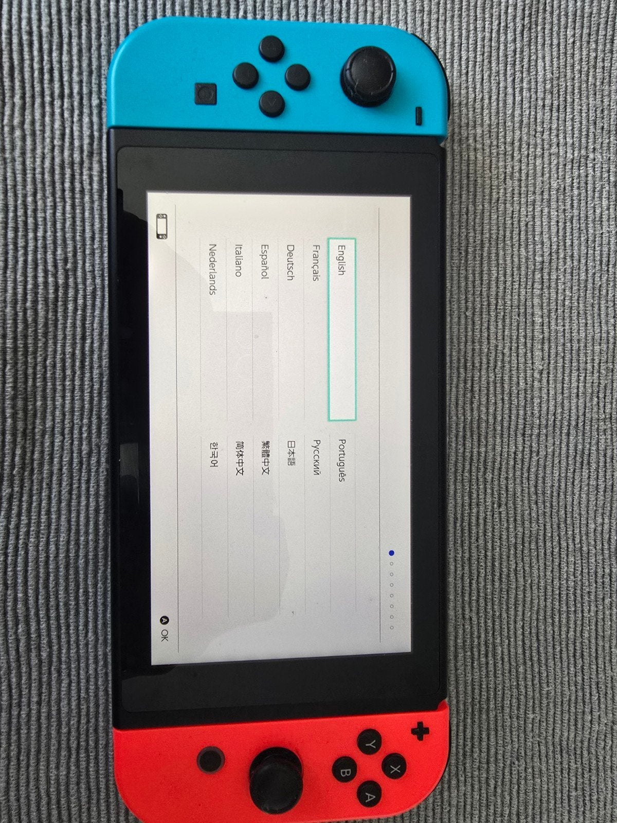 Nintendo Switch met Joy-Cons (blauw/rood), Ophalen, Zo goed als nieuw, Met 2 controllers, Switch Original