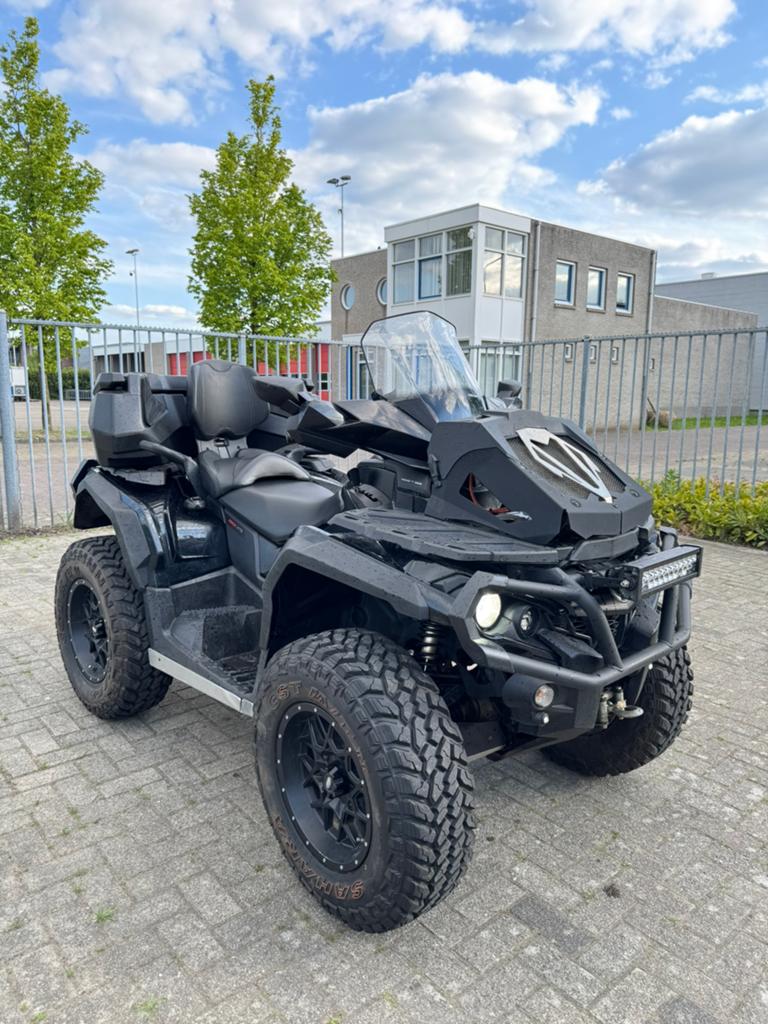 Can-Am Outlander TRIPLE BLACK 1000R Max, 2 cilinders, Meer dan 35 kW, 1000 cc