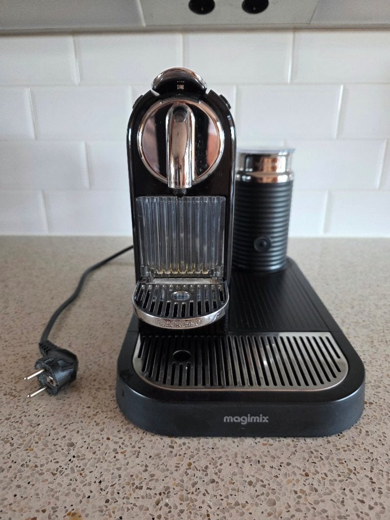 Magimix Nespresso Citiz & Milk, Ophalen, Gebruikt, Espresso apparaat, 2 tot 4 kopjes