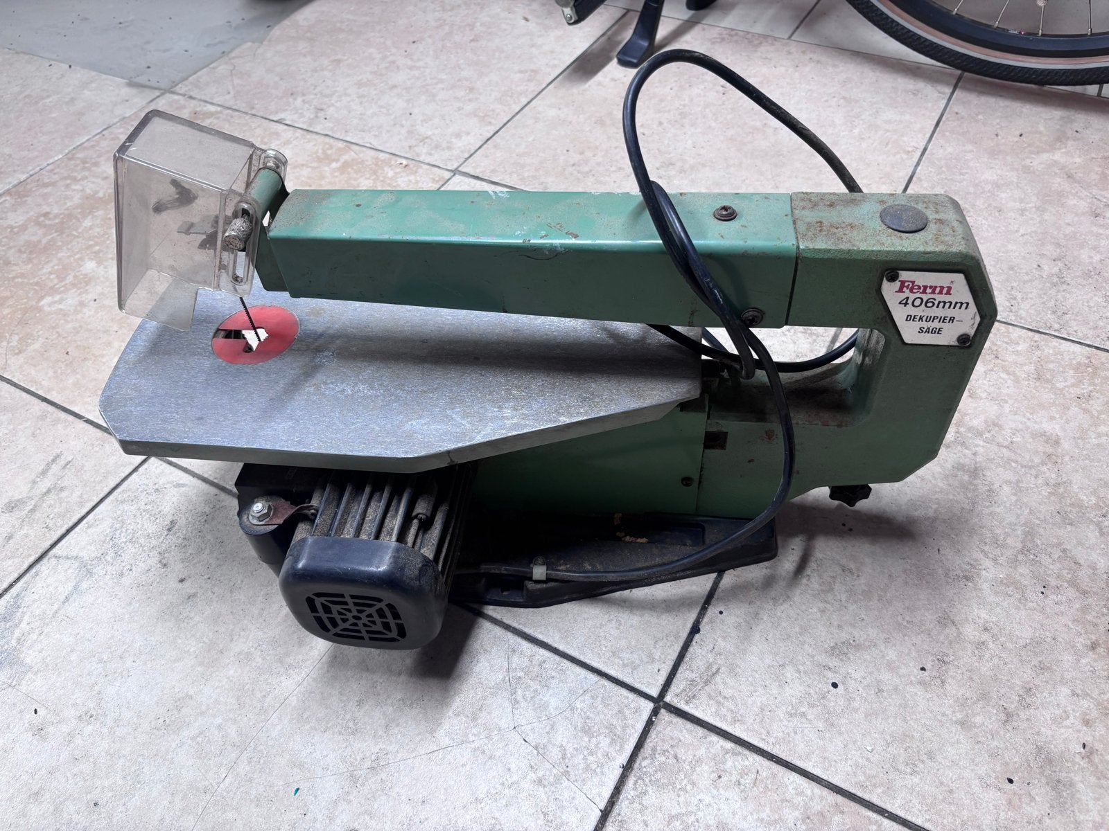 Ferm 406mm Decoupeerzaag - Gebruikt, Doe-het-zelf en Verbouw, Ophalen, Minder dan 30 mm, Gebruikt, Figuurzaag