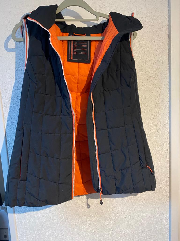 Nieuwe bodywarmer voor vrouwen(maat m), Kleding | Dames, Carnavalskleding en Feestkleding, Ophalen of Verzenden, Zo goed als nieuw
