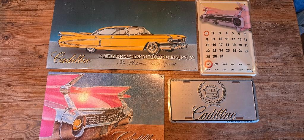 Set van retro Cadillac reclameborden, kaders, etc, Verzenden, Zo goed als nieuw, Reclamebord