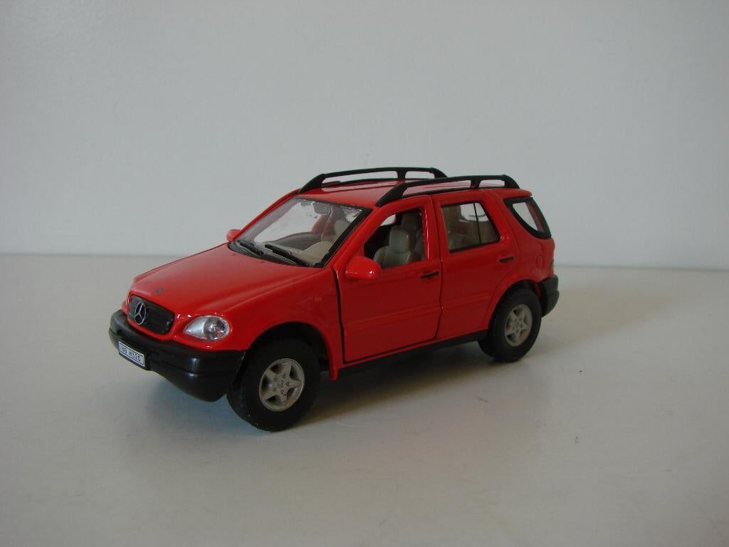 Mercedes-Benz ML 320 schaal 1:43, Ophalen of Verzenden, Zo goed als nieuw, Auto, Overige merken