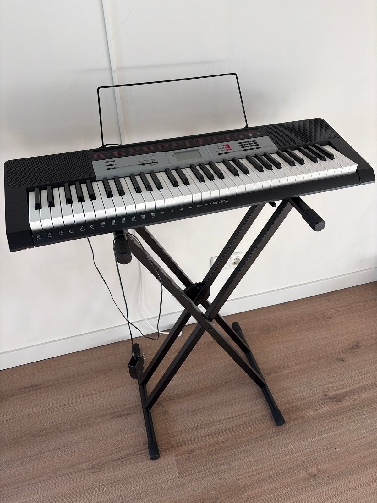 CASIO CTK-1500 keyboard met statief, Casio, Ophalen of Verzenden, Met standaard, 61 toetsen