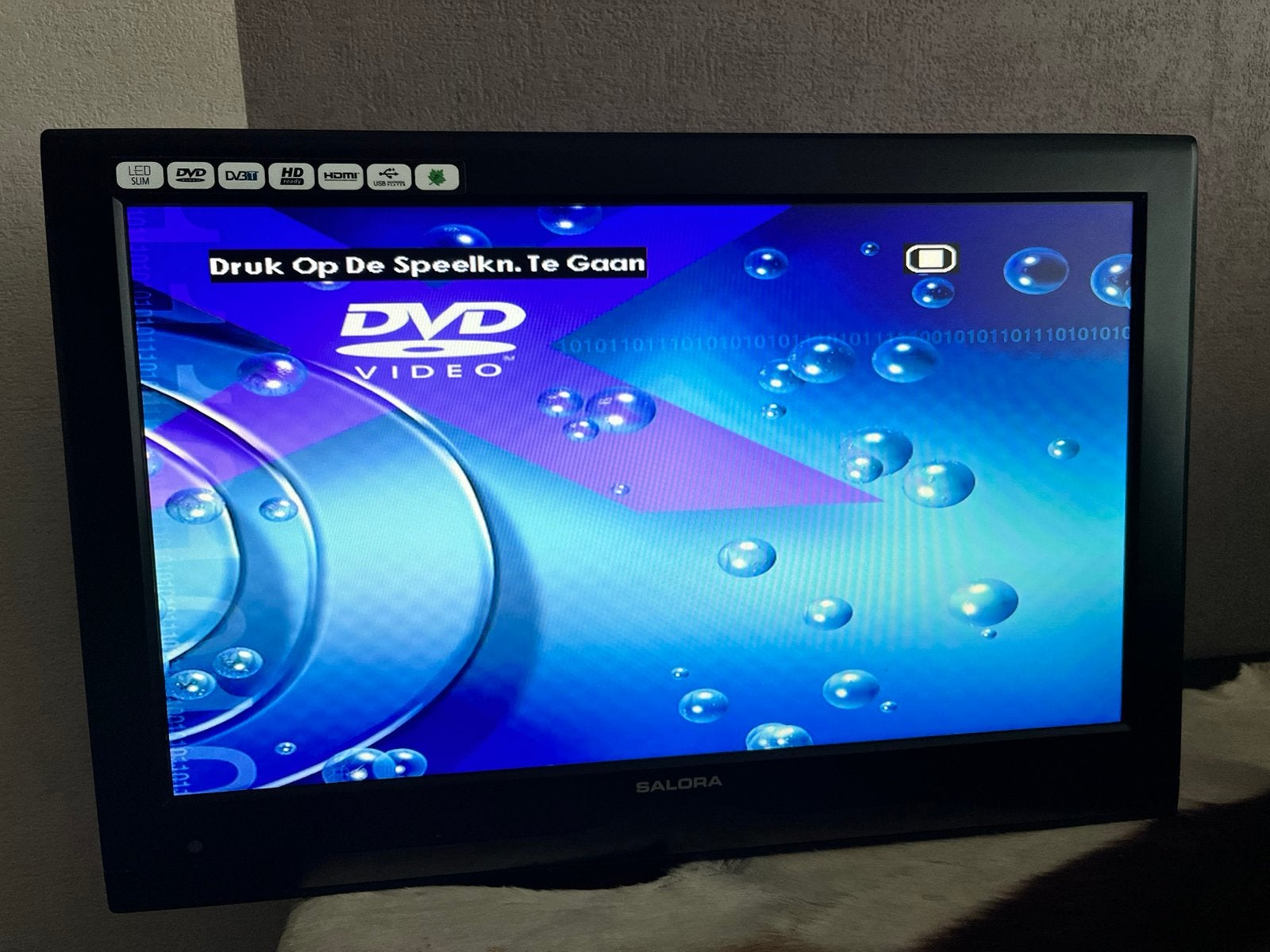 Salora LCD TV 19inch, Ophalen, Zo goed als nieuw, 50 Hz, Overige merken