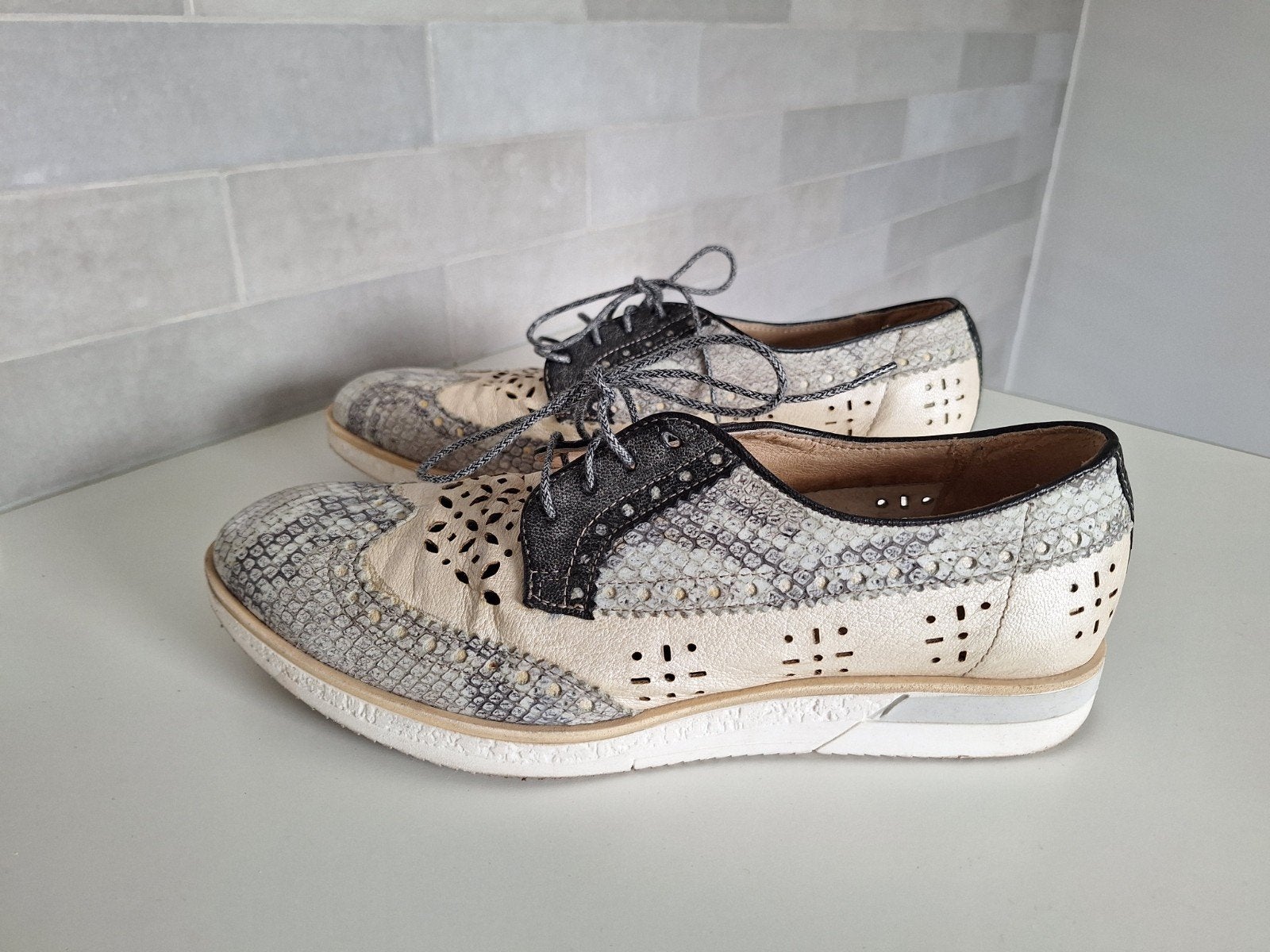 Z.g.a.n. MJUS Brogues / sneakers. Maat 42., Kleding | Dames, Schoenen, Ophalen of Verzenden, Mjus, Sneakers of Gympen, Zo goed als nieuw