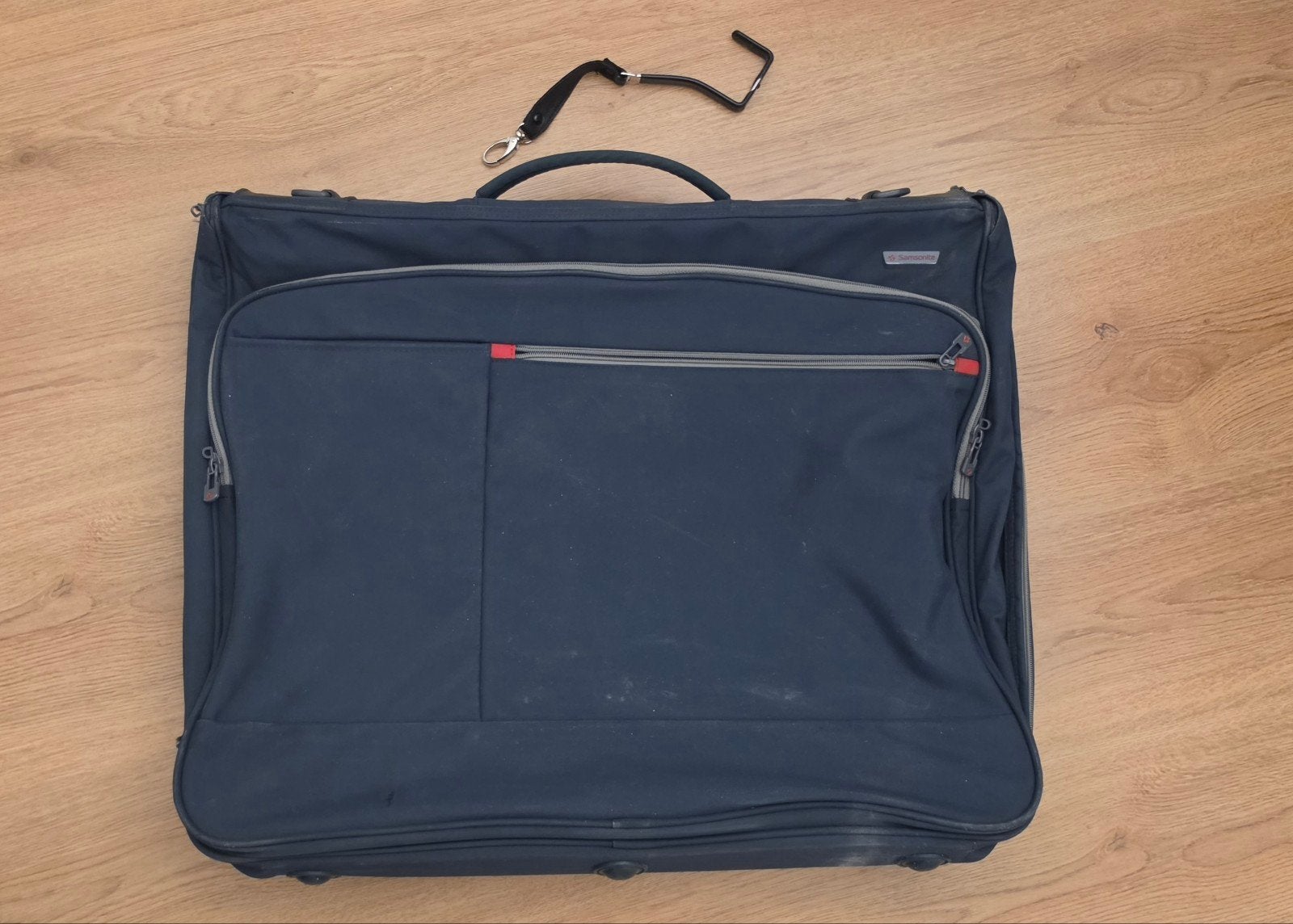 Kledinghoes / Pakhoes - Donkergroen, Sieraden, Tassen en Uiterlijk, Tassen | Reistassen en Weekendtassen, Ophalen, 40 tot 60 cm