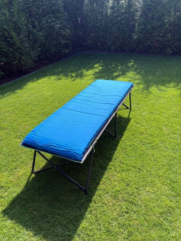 camping bed met slaapmat, Ophalen, Zo goed als nieuw