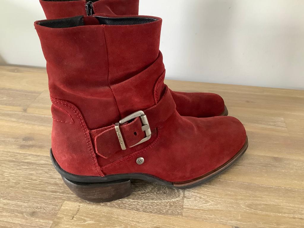 Wolky enkellaarzen maat 39, Kleding | Dames, Schoenen, Lage of Enkellaarzen, Ophalen of Verzenden, Zo goed als nieuw, Rood