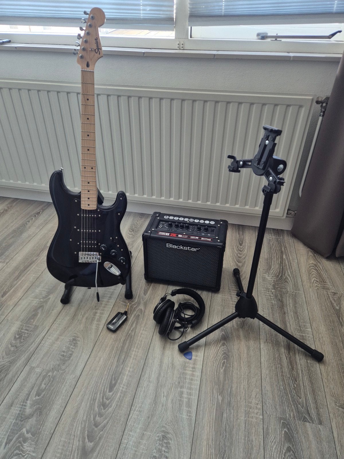 Squier Stratocaster gitaar Blackstar versterker en access, Ophalen, Fender, Met versterker, Zo goed als nieuw