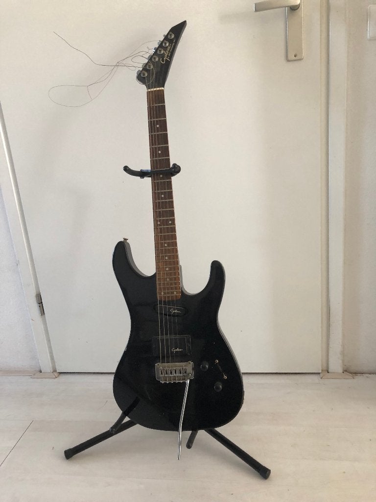 Cyclone Elektrische gitaar met versterker en standaard, Met versterker, Zo goed als nieuw, Solid body, Ophalen