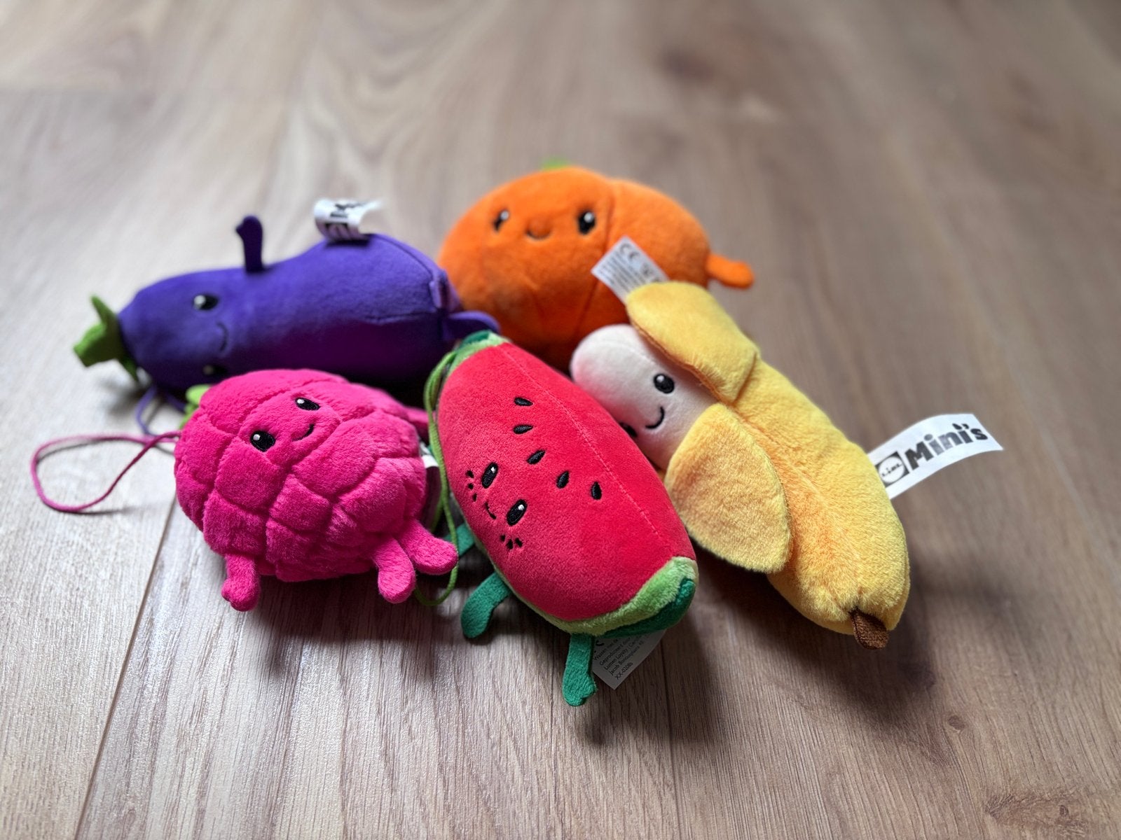 Leuke Mini's knuffels - fruit en groente, Gebruikt, Overige typen, Ophalen of Verzenden, Met label