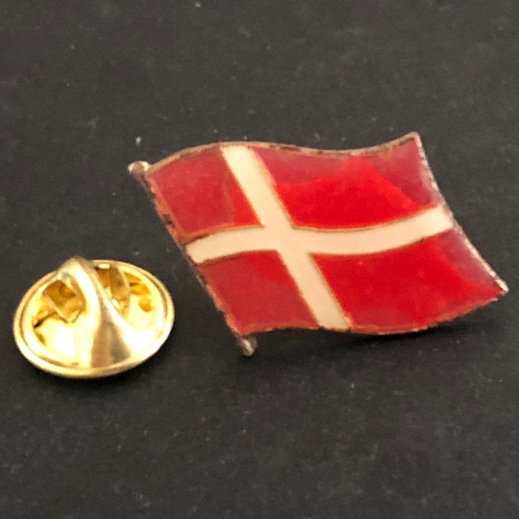 Speldje Deense vlag - Denemarken pin, Ophalen of Verzenden, Gebruikt, Stad of Land, Speldje of Pin