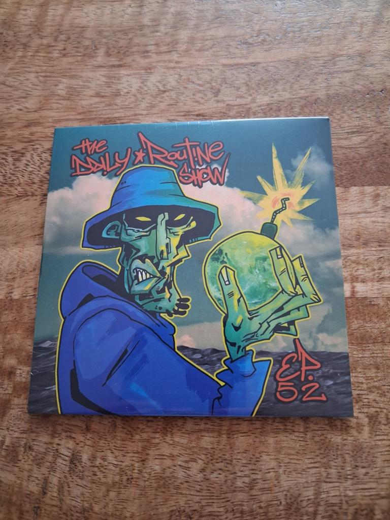 Daily Routine Show, Ophalen of Verzenden, 2000 tot heden, Nieuw in verpakking
