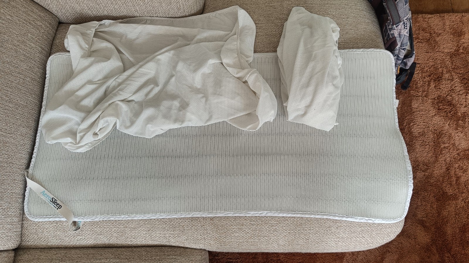 Aerosleep matrastopper 60x120 met 2 hoeslakens voor ledikant, Ophalen of Verzenden, Zo goed als nieuw