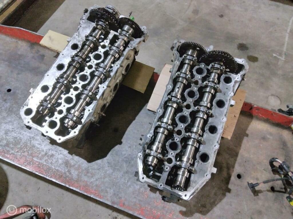 Cilinderkoppen Range Rover 3.6 TDV8 Cilinderkop culasse Kop, Auto-onderdelen, Motor en Toebehoren, Land Rover, Gebruikt, Ophalen of Verzenden