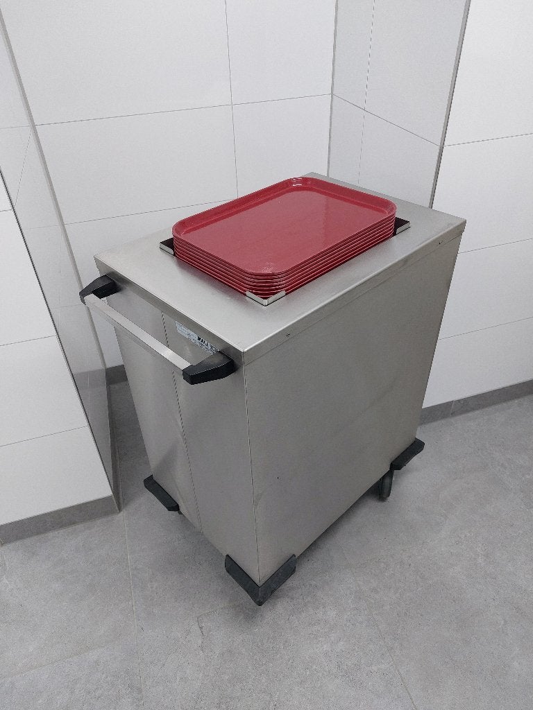Lowerator met dienbladen, Ophalen, Zo goed als nieuw