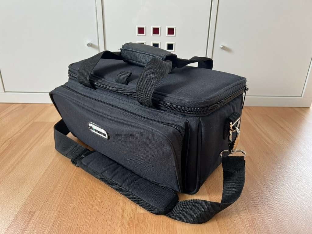 Foto 5 van Behringer X Air XR18 Bag Bundle