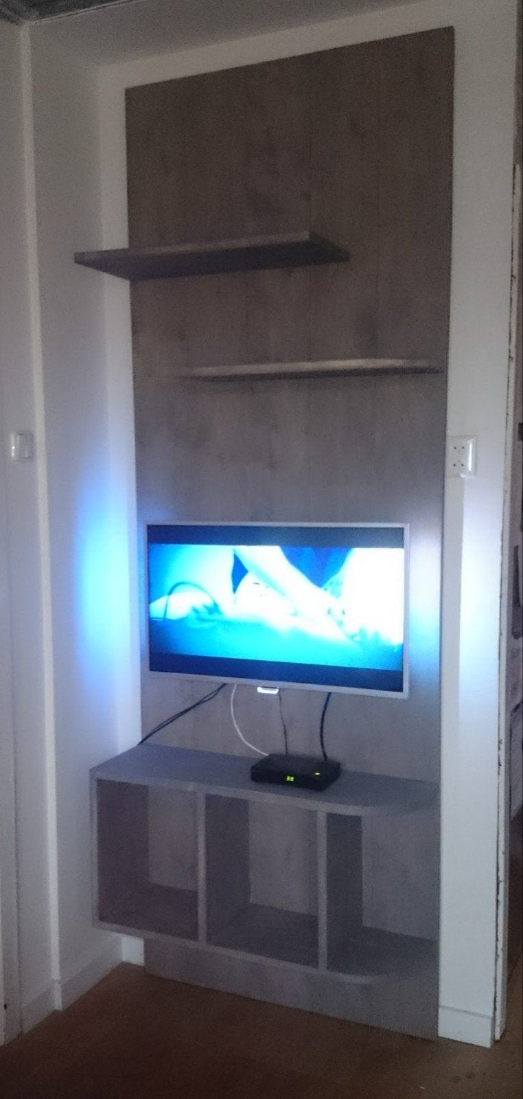 Op maat gemaakt tv-meubel met grey wash afwerking, Ophalen, Zo goed als nieuw, 25 tot 50 cm, Minder dan 100 cm