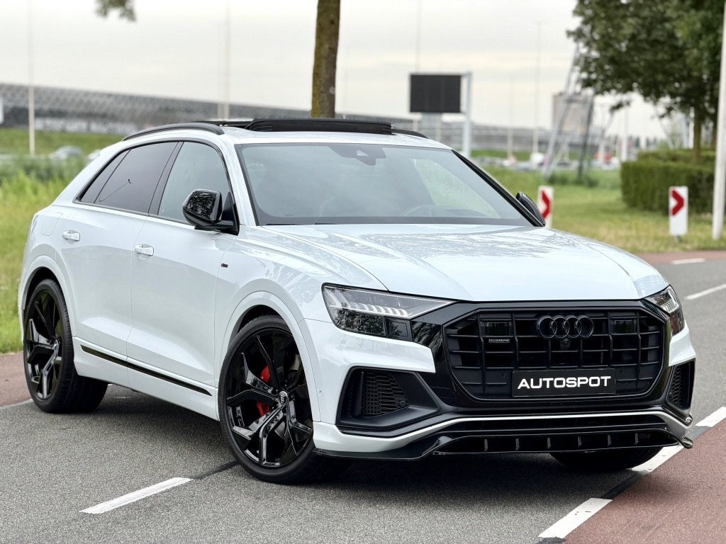 Audi Q8 55 TFSI e Quattro S-Line Pano Rs Zetels SQ8 Softclos, Auto's, Audi, Automaat, Gebruikt, 2995 cc, 2800 kg