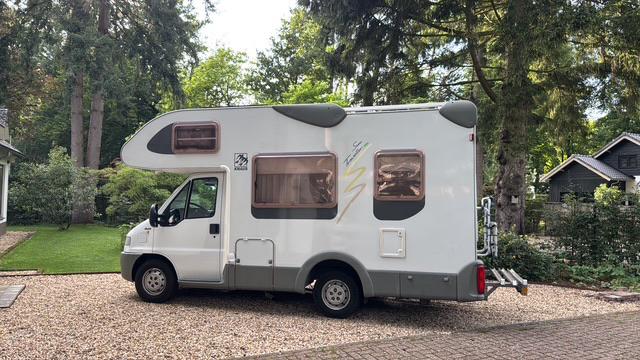 Knaus Sun Traveller 504 Alkoof Camper - goed onderhouden., Standaard zit, Alkoof, Ringverwarming, Fiat