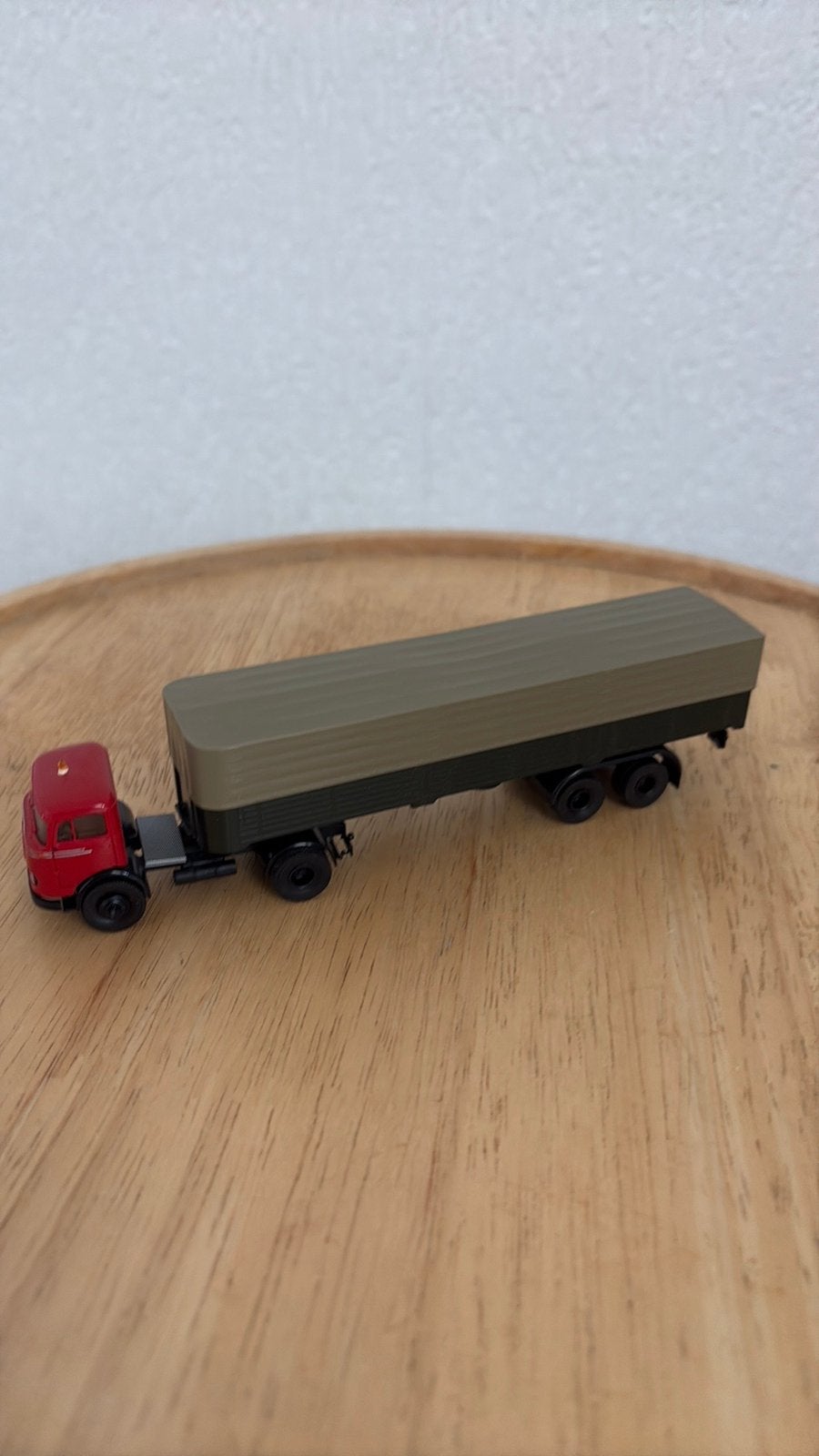 BREKINA MERCEDES MET OPLEGGER. HO 1:87, Ophalen of Verzenden, Zo goed als nieuw