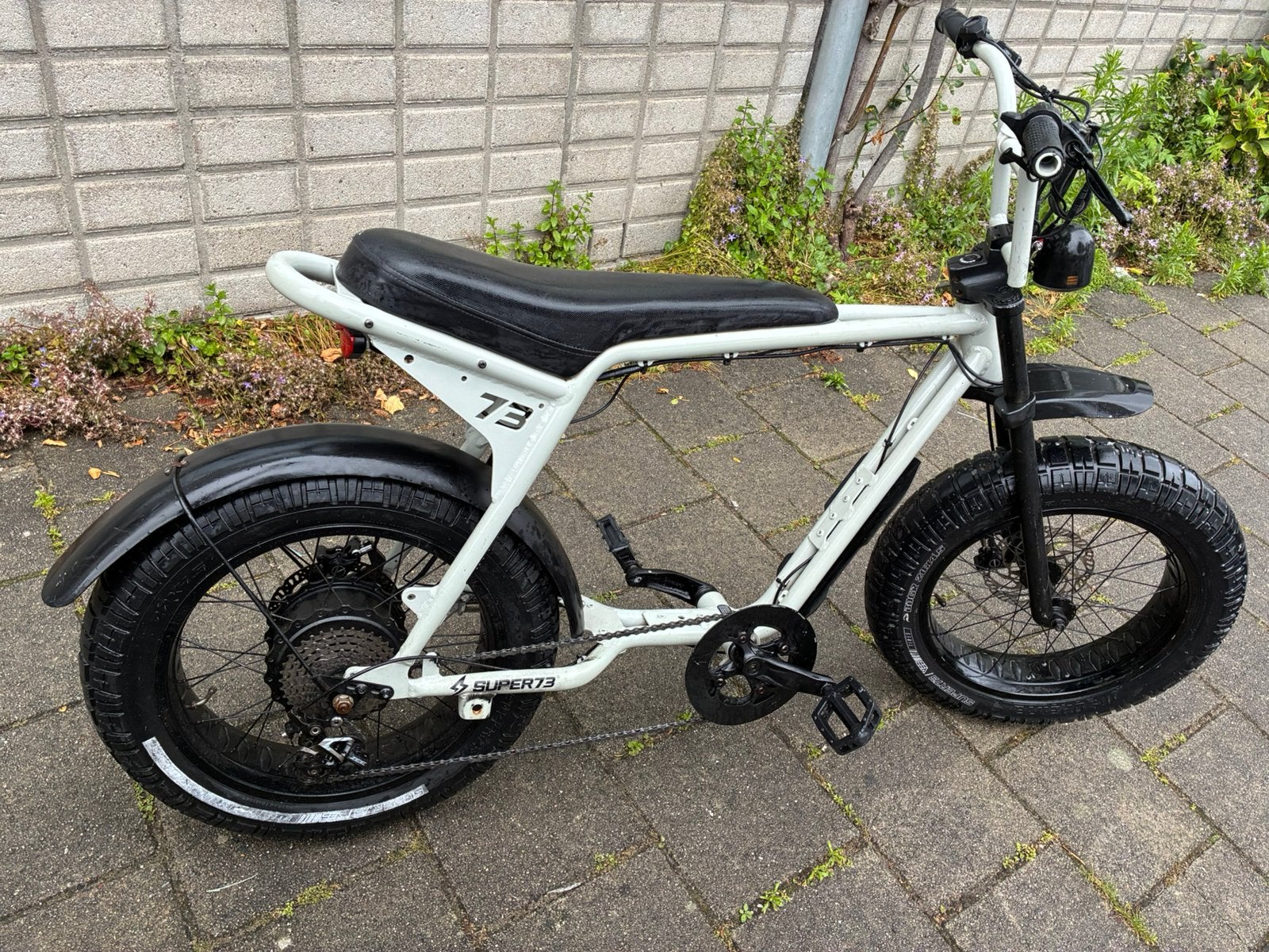 Super73-ZX Moon Rock met accu, Fietsen en Brommers, Fietsaccessoires | Fietsaccu's, Zo goed als nieuw, Ophalen of Verzenden