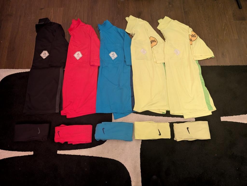 NIKE KNVB Scheidsrechterskleding, Maat L, Ophalen of Verzenden, Gebruikt, Set