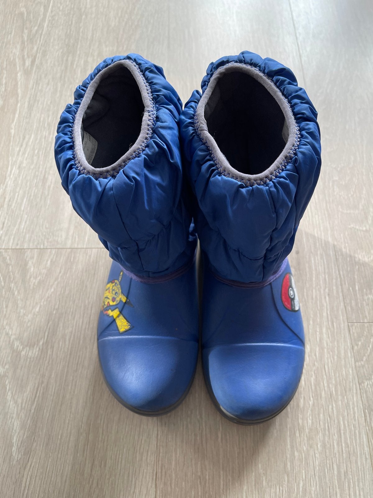 Crocs Pokémon winterlaarzen maat J3 (ongeveer 34/35), Ophalen of Verzenden, Gebruikt, Jongen of Meisje, Laarzen