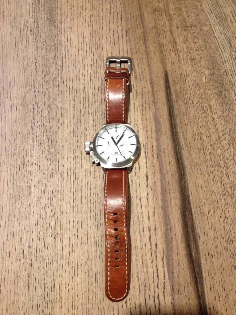 Danish Design herenhorloge met bruine leren band, Sieraden, Tassen en Uiterlijk, Horloges | Heren, Overige merken, Leer, Polshorloge