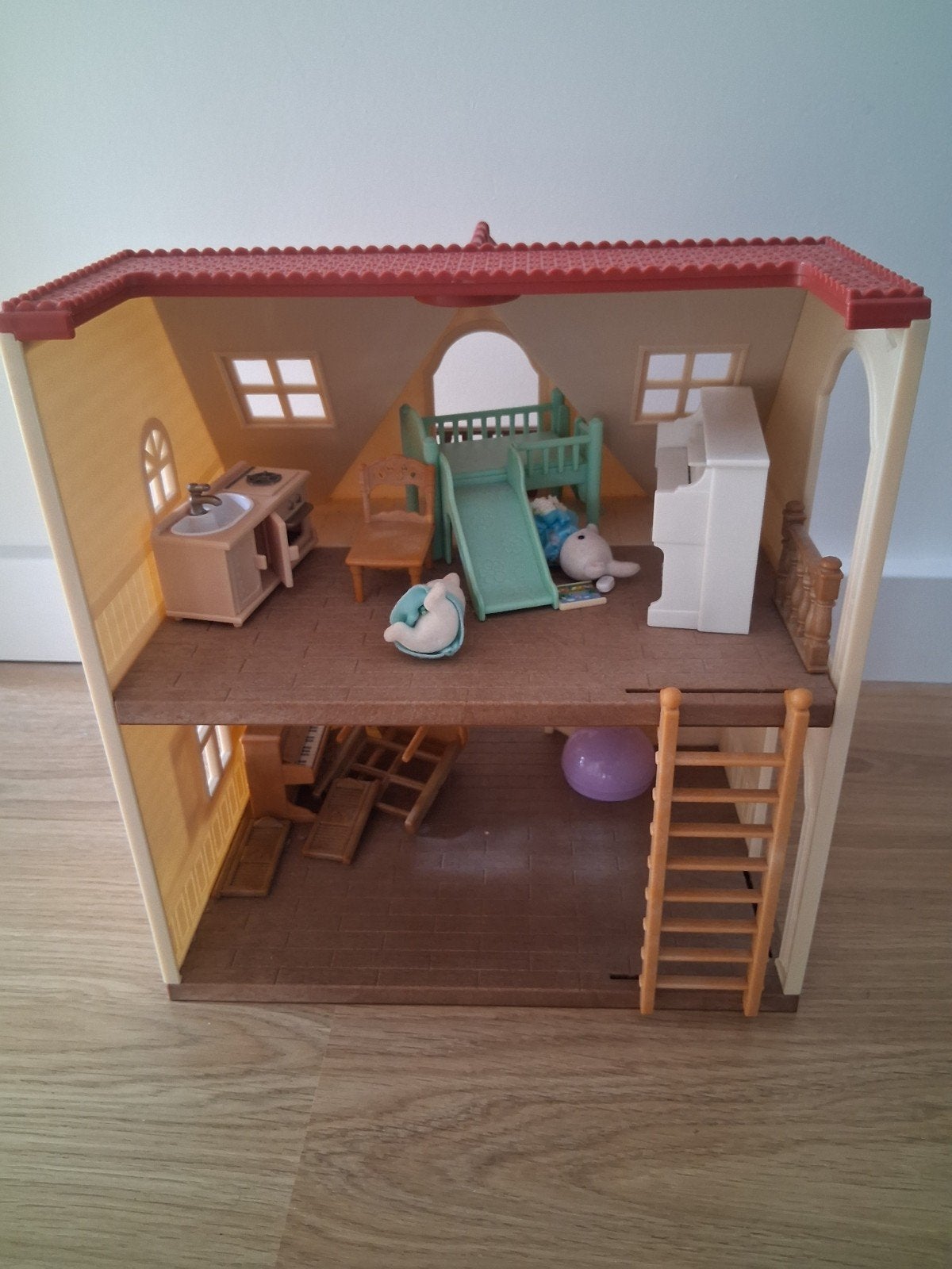 Sylvanian Families Poppenhuis met Meubels en Accessoires, Ophalen, Zo goed als nieuw, Poppenhuis