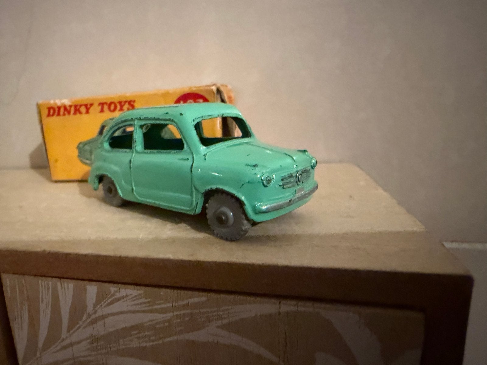 Dinky Toys France Fiat 600 met doos, Gebruikt, Auto, Dinky Toys, Ophalen of Verzenden