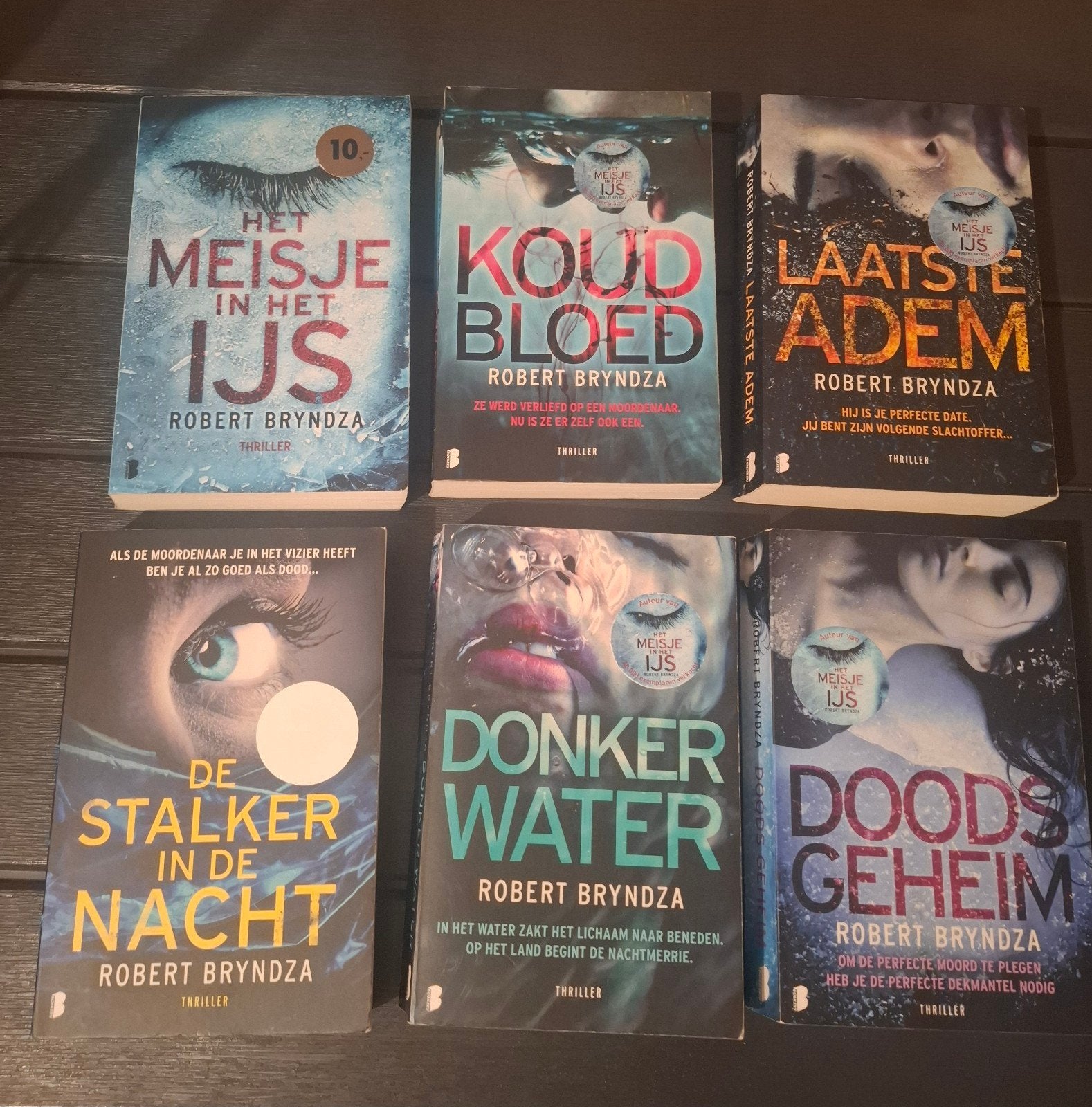 Thrillers Robert Bryndza, Ophalen of Verzenden, Zo goed als nieuw