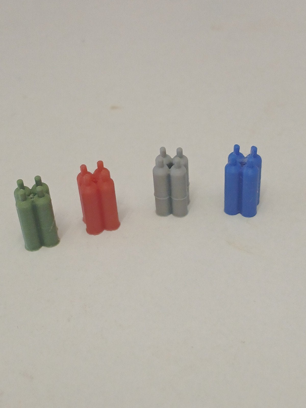 Gasflessen in verschillende kleuren h0, Verzenden