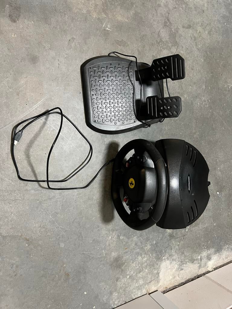 Thrustmaster Ferrari Racing Wheel met pedalen, Ophalen of Verzenden, Overige merken, Gebruikt