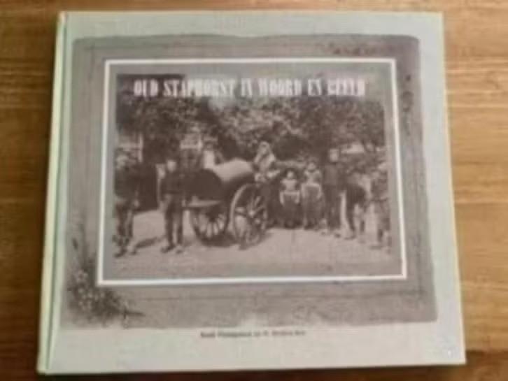 Oud Staphorst in woord en beeld. Vloedgraven/ sterken, Boeken, Ophalen of Verzenden, Gelezen