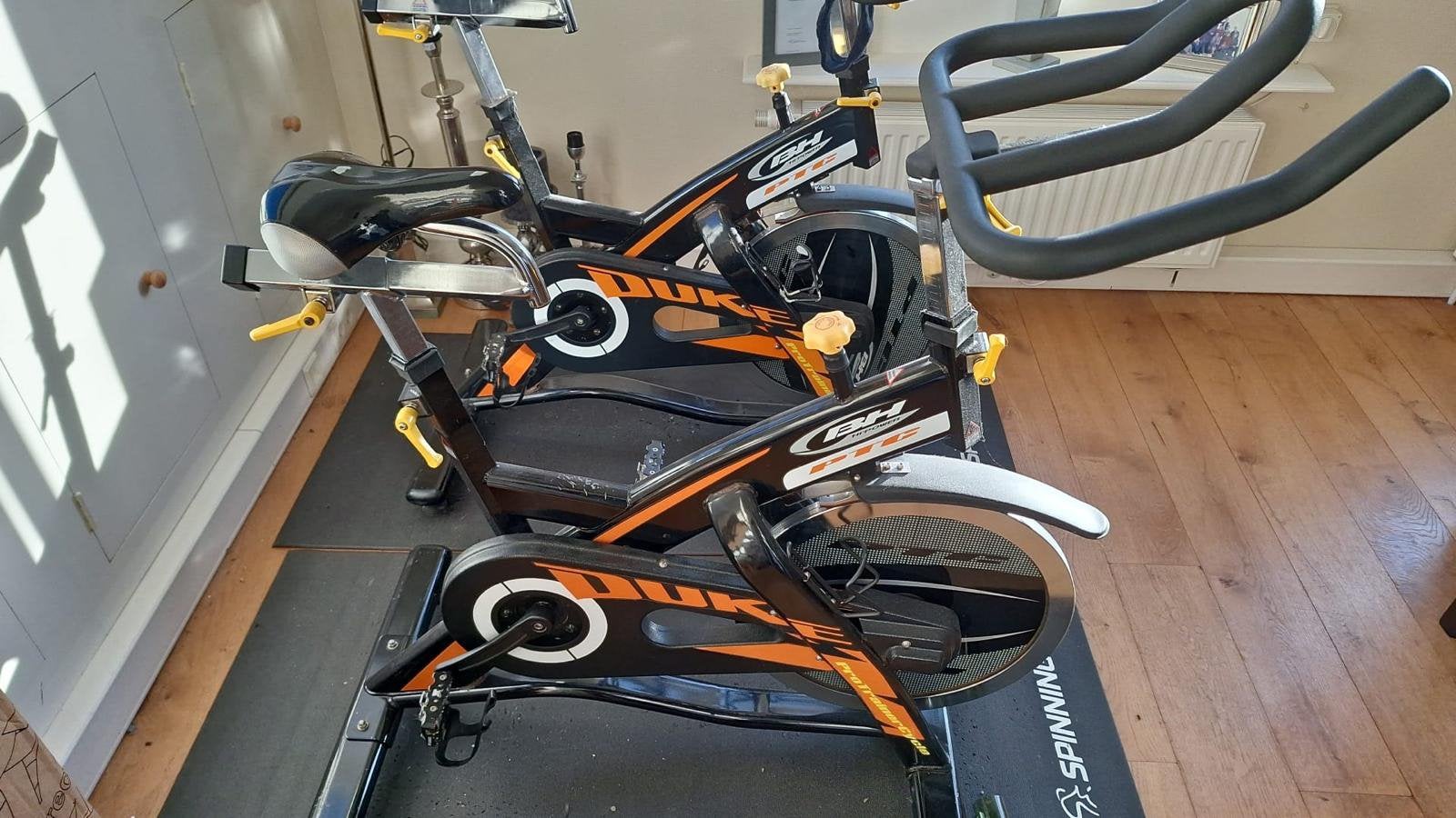 Te koop 2 spinningfietsen zo goed als nieuw, Ophalen, Zo goed als nieuw