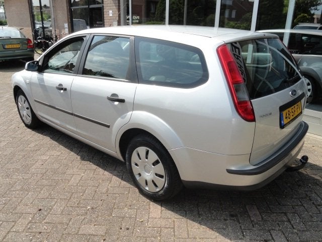 Ford Focus Wagon 1.6-16V Champion, Auto's, Focus, 1596 cc, Gebruikt, Zwart