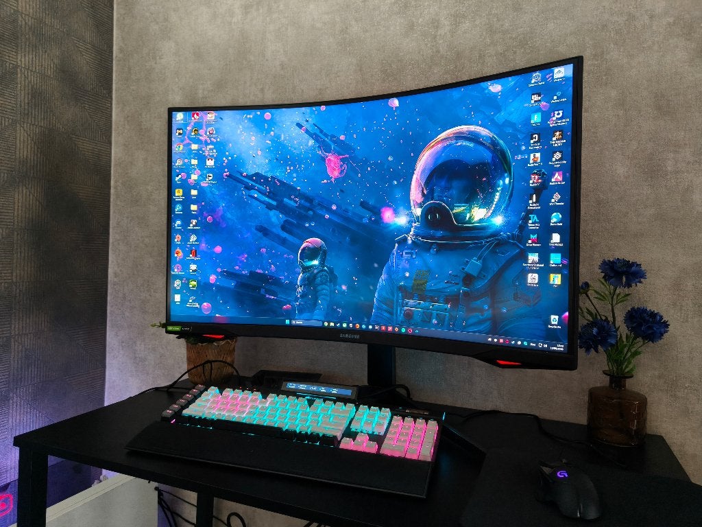 Samsung Odyssey G7 Curved Gaming Monitor (32 inch), VA, Zo goed als nieuw, In hoogte verstelbaar, HDMI