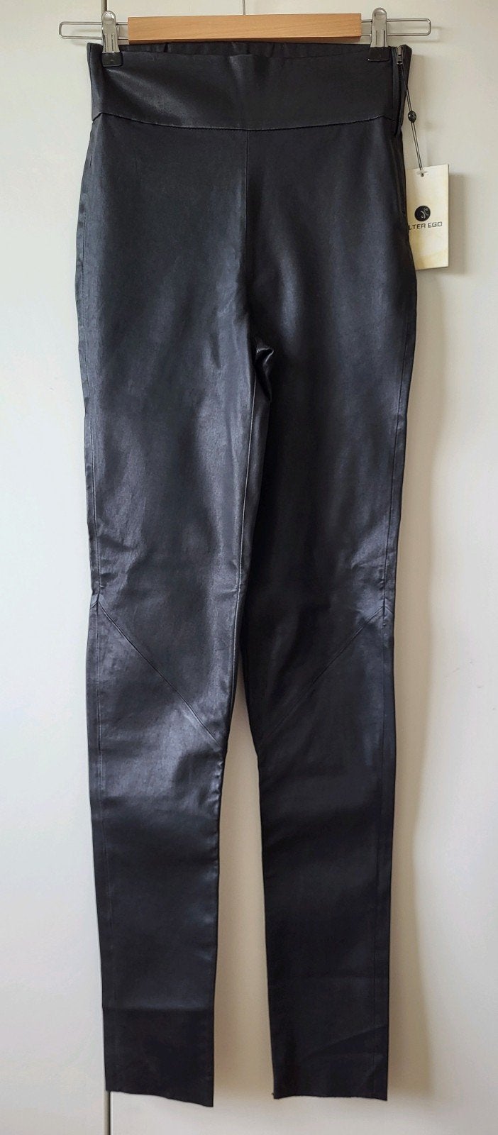 Alter Ego zwarte leren broek in maat 36 NIEUW, Kleding | Dames, Zwart, Nieuw, Pinko Reiss, Ophalen of Verzenden