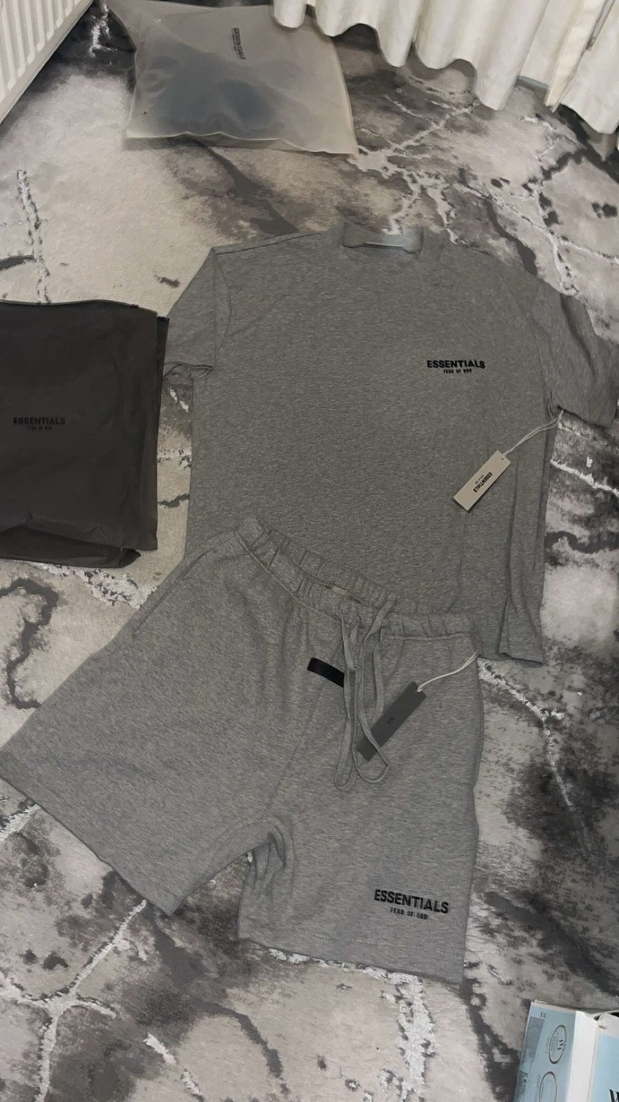 Essentials Fear of God Set - Shirt Maat L, Short Maat M, Ophalen of Verzenden, Zo goed als nieuw